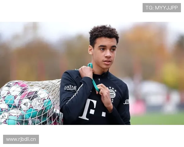 穆西亚拉强强对话表现稳定性解析