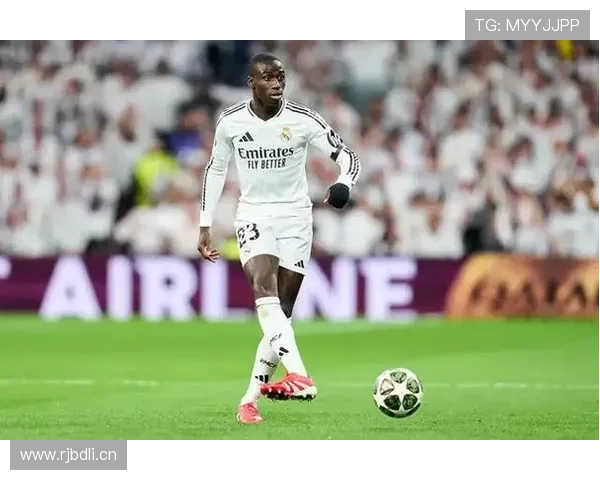 面对皇马中场群：祖布门迪的防守与出球表现