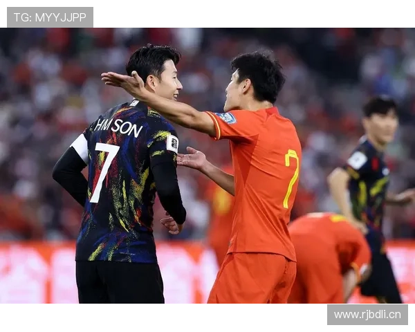 孙兴慜与朴智星:韩国两代核心前锋的战术角色与生涯轨迹对比 孙兴慜与朴智星:韩国两代核心前锋的战术角色与生涯轨迹对比