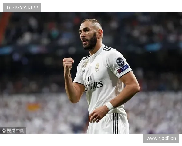 本泽马生涯评价争议：荣誉含金量与战术价值之争