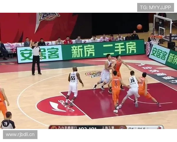 全面解析篮球防守犯规的规则定义与判罚尺度